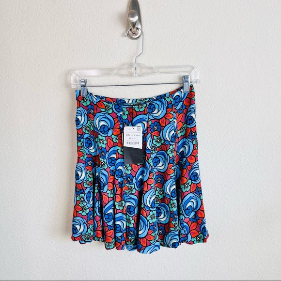 NWT ZARA WOMAN Brown & Blue Roses Floral Pleated Skater Mini Skirt - Picture 3 of 9